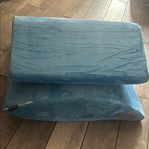 Blue Contour Pillow Set